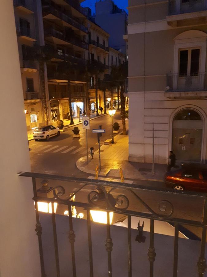 Palazzo Berardi Bed & Breakfast Taranto Exterior foto
