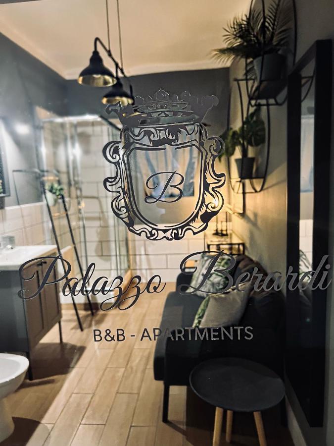Palazzo Berardi Bed & Breakfast Taranto Exterior foto