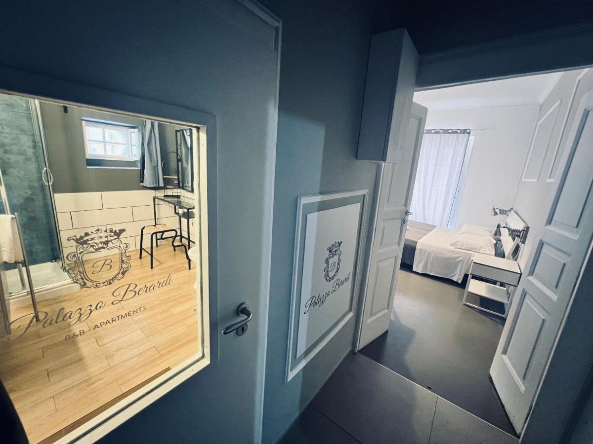 Palazzo Berardi Bed & Breakfast Taranto Exterior foto