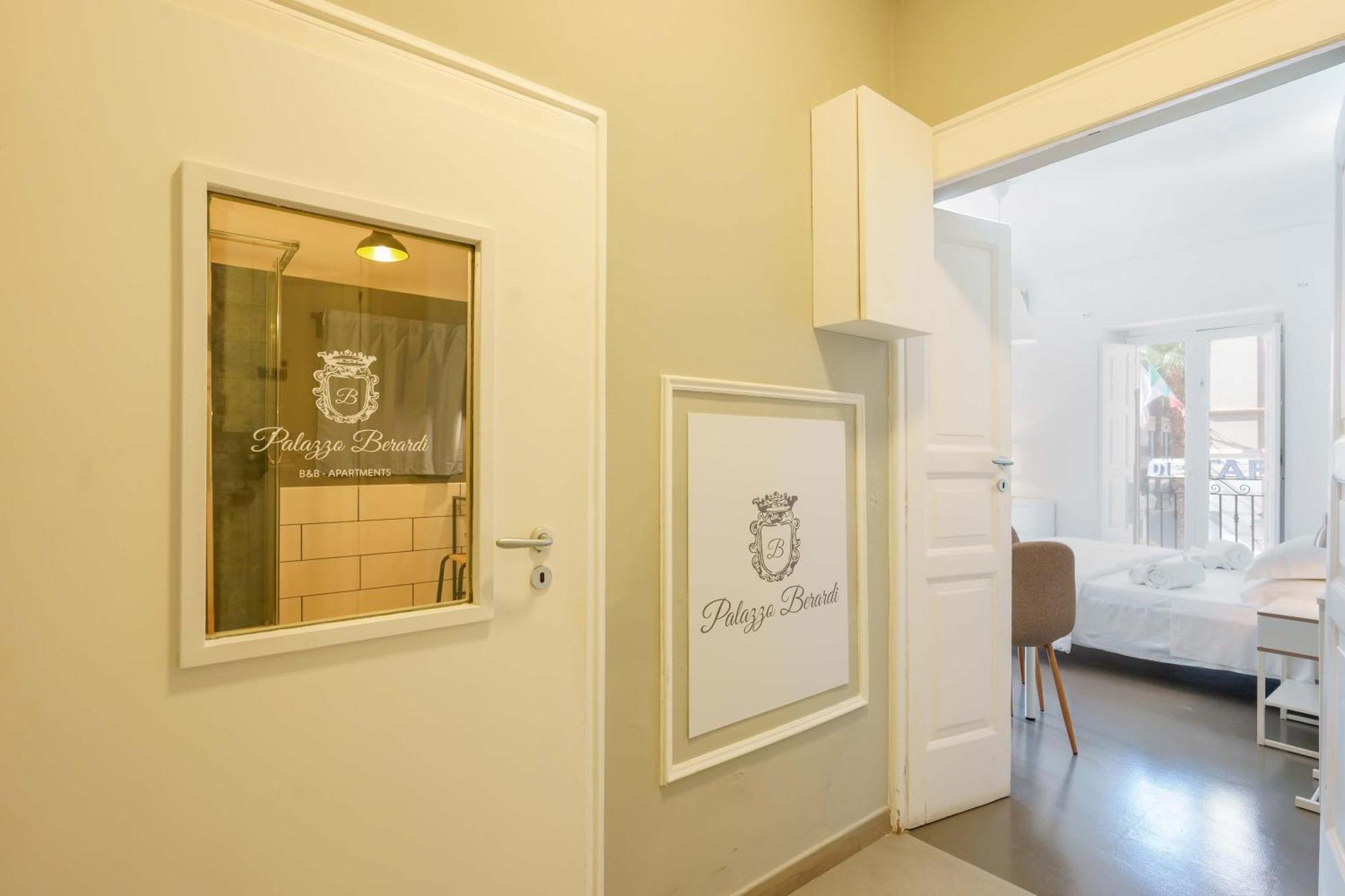 Palazzo Berardi Bed & Breakfast Taranto Exterior foto