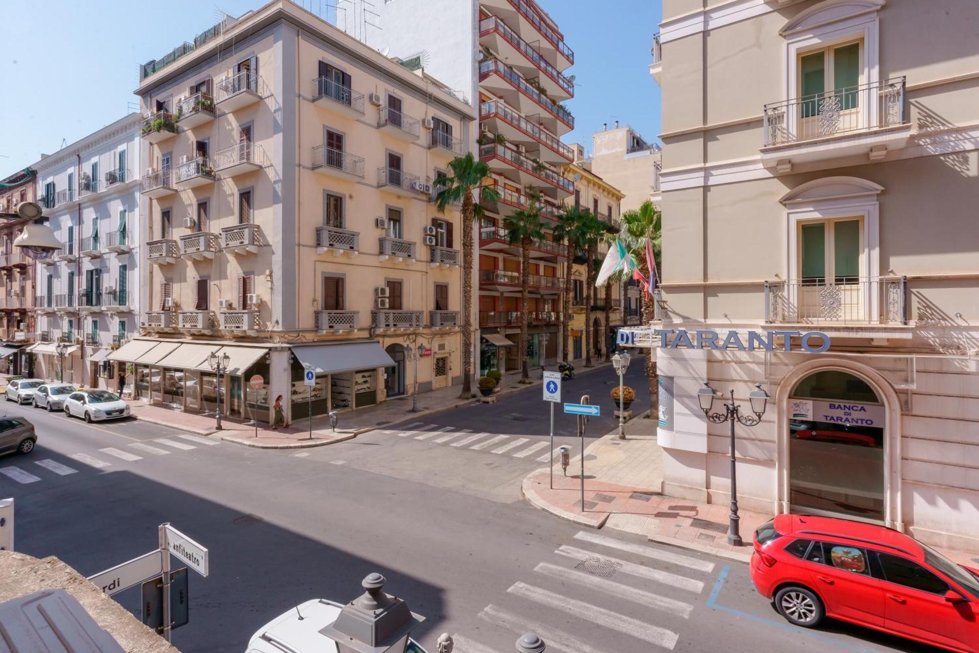 Palazzo Berardi Bed & Breakfast Taranto Exterior foto