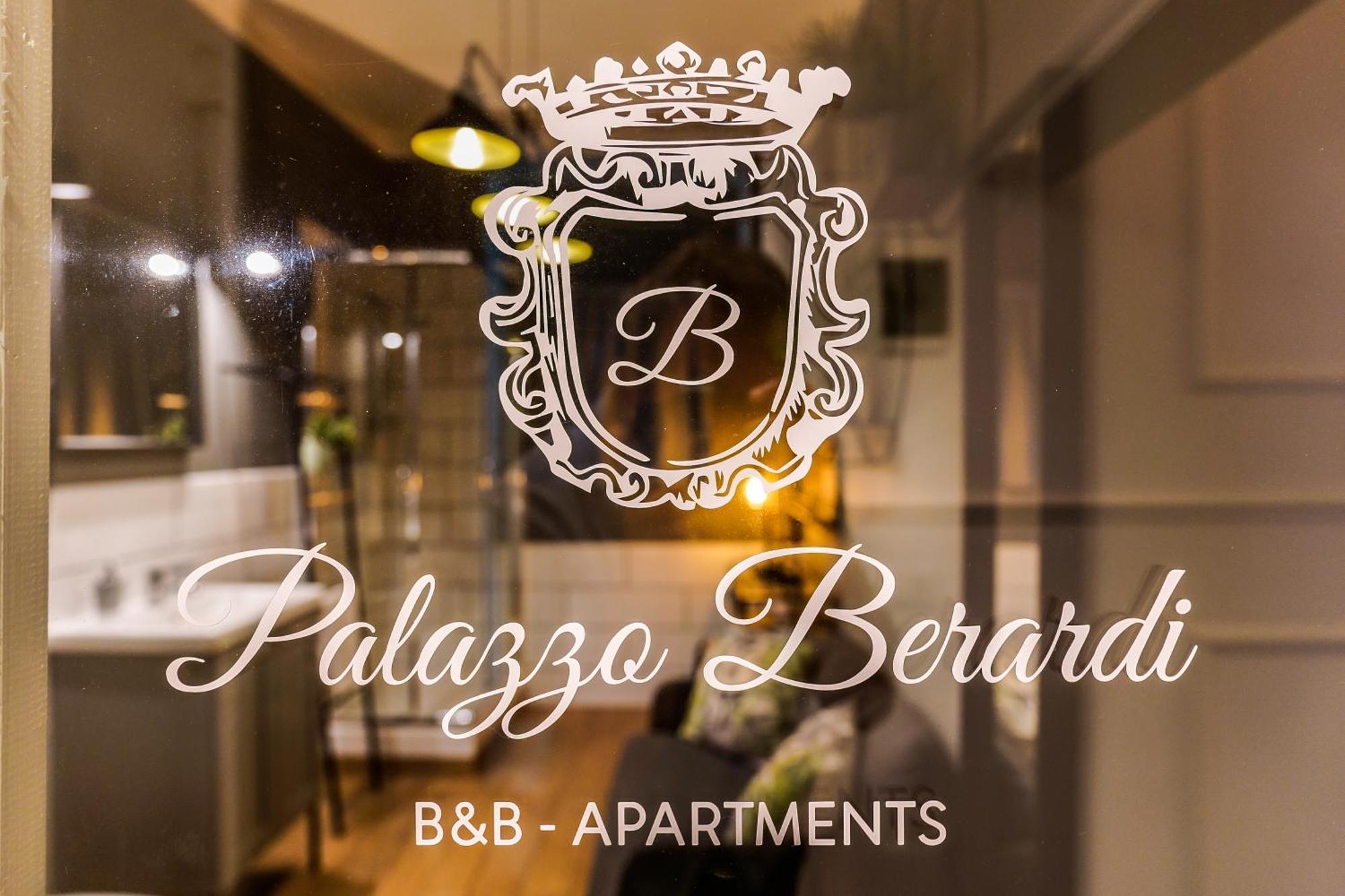 Palazzo Berardi Bed & Breakfast Taranto Exterior foto