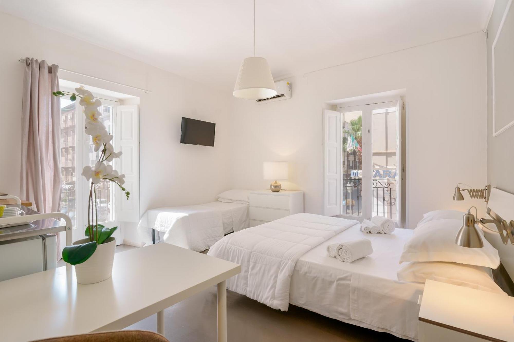 Palazzo Berardi Bed & Breakfast Taranto Exterior foto